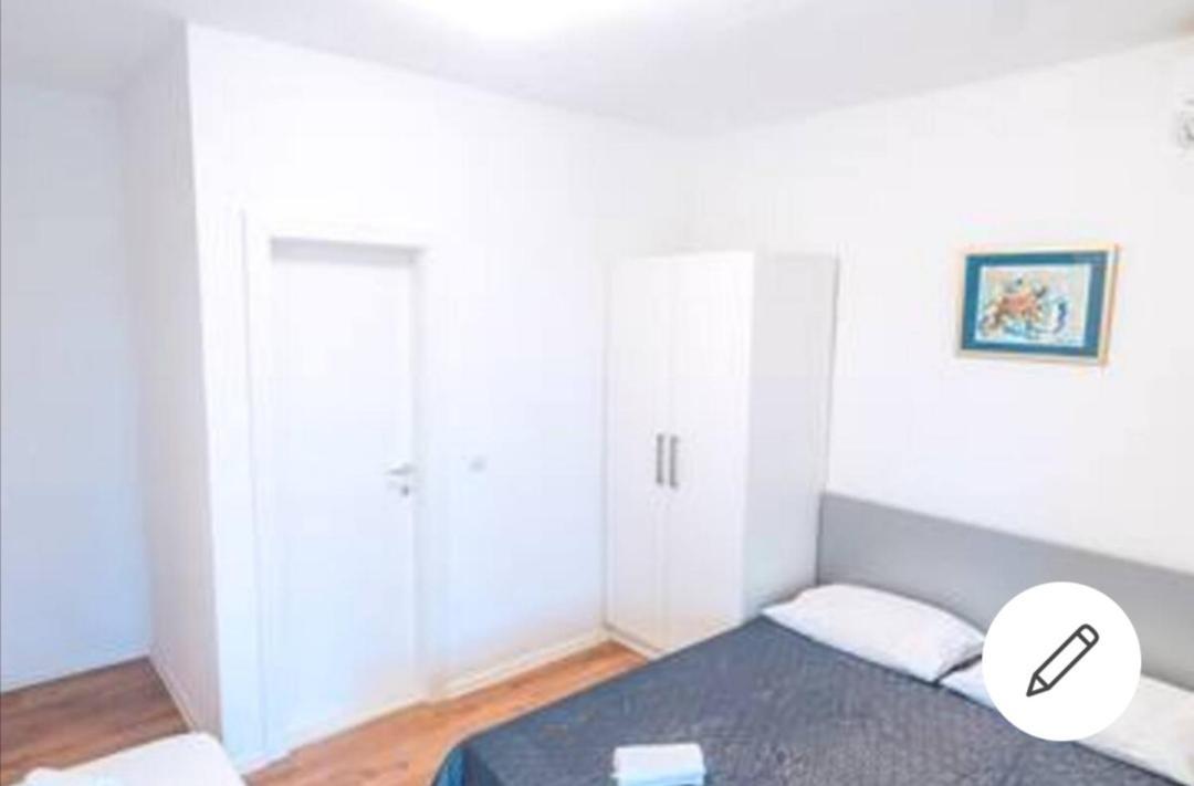 Apt White Idyll, 3 Bedrooms, 3 Bathrooms, Terrace Apt 普罗马尼亚 外观 照片