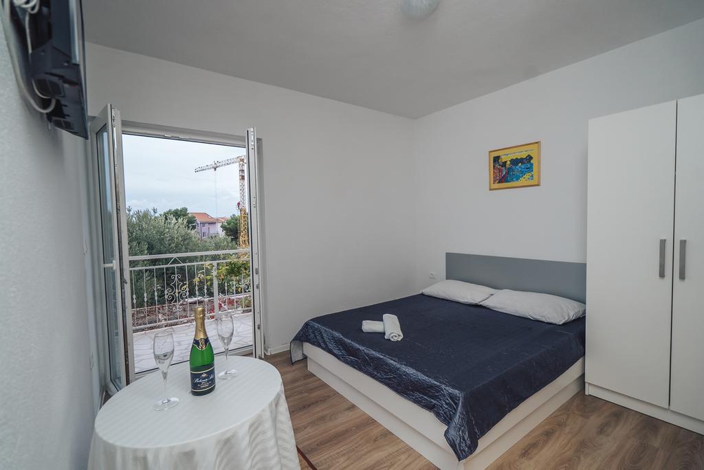 Apt White Idyll, 3 Bedrooms, 3 Bathrooms, Terrace Apt 普罗马尼亚 外观 照片